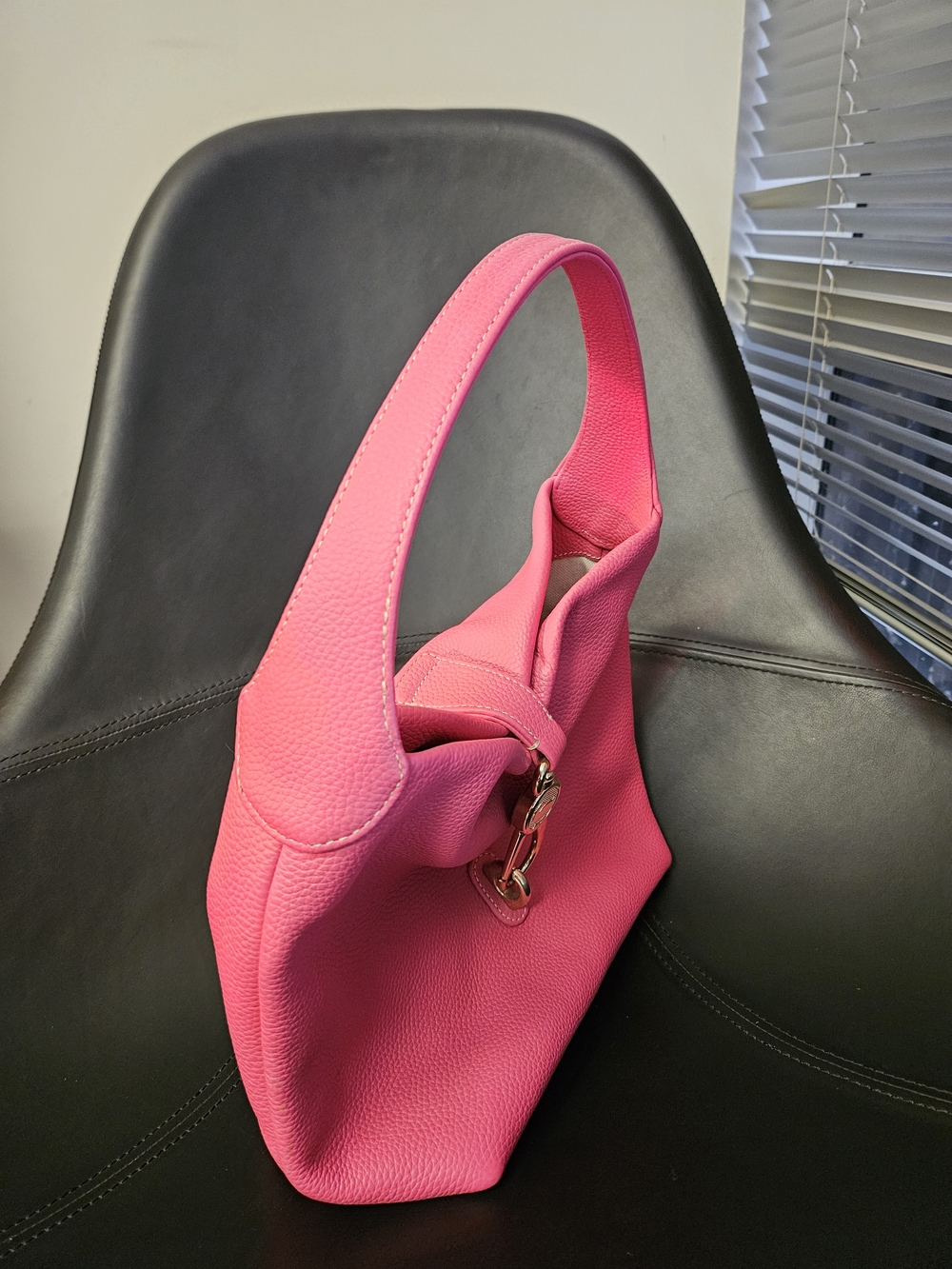 Dooney & Bourke Hot Pink Leather Slouchy Hobo Small Logo Lock Sac Mint - Picture 4 of 8